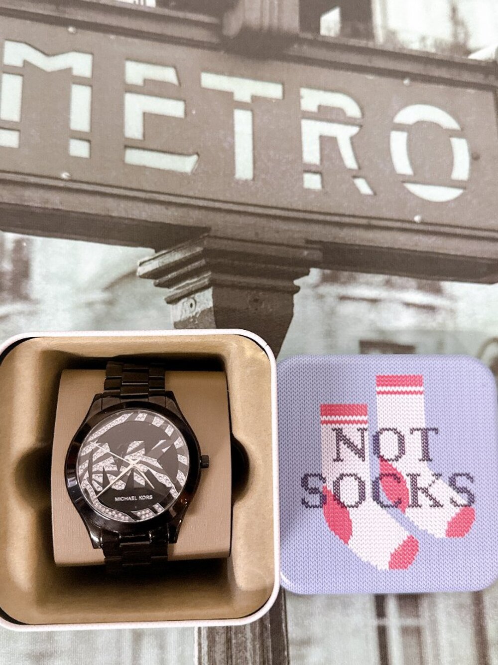 Michael Kors MK4562 Runway Quartz Black Watch - Picture 2 of 6